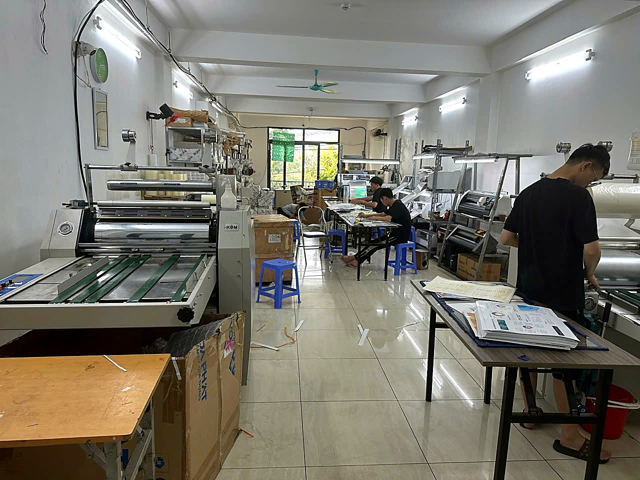 Khu vực cán màng, gia công sau in